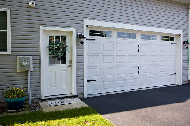 24/7 Emergency Garage Door Panel Replacement experts in Keystone Heights, FL
